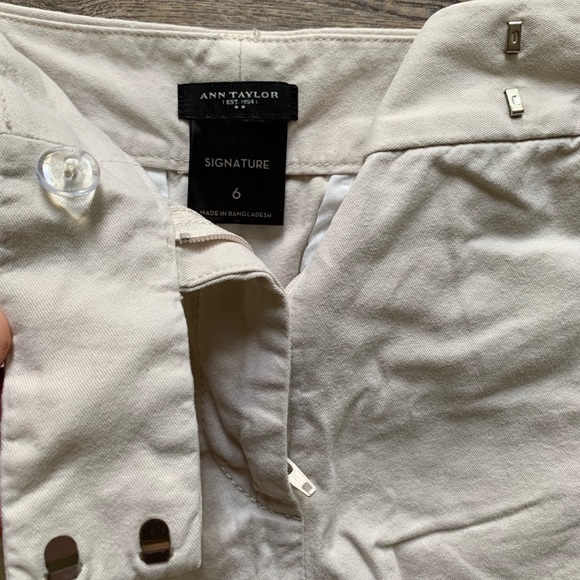 Ann Taylor Signature Khaki Shorts EUC 6 - Picture 4 of 4